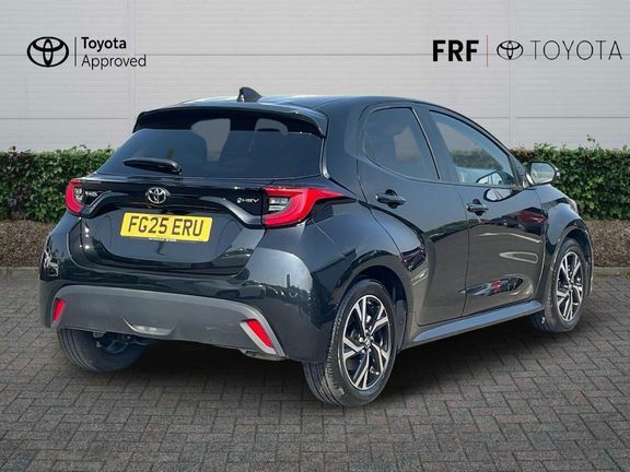 Toyota Yaris Design Black #2