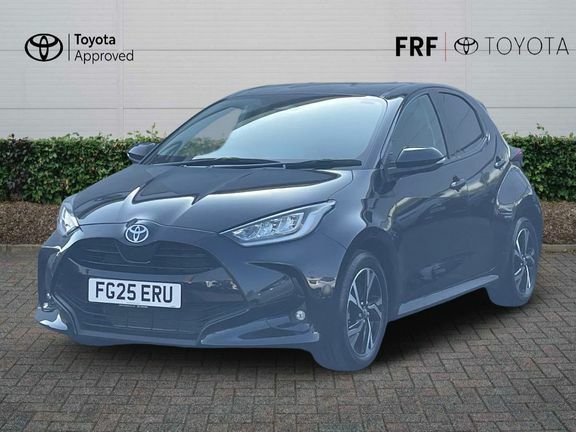 Toyota Yaris Design Black #3