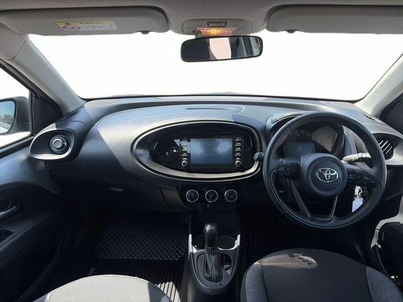 Toyota Aygo X Pure Automatic Silver #6