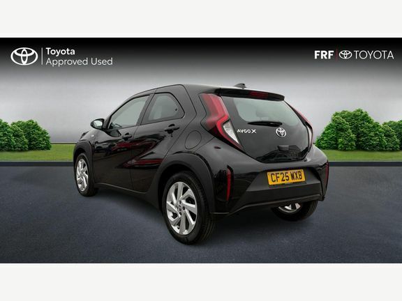 Toyota Aygo X Pure Automatic Black #4