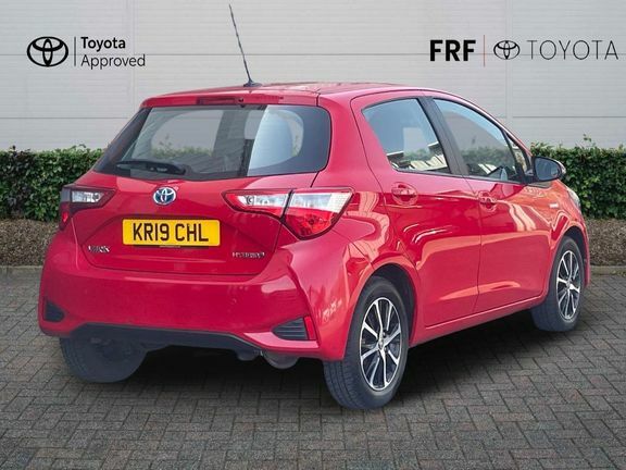 Toyota Yaris 1.5 Vvt-h Icon Tech E-cvt Euro 6 Ss Red #2