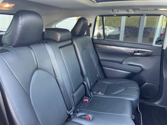 Toyota Highlander Excel Red #8