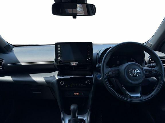 Toyota Yaris Cross Design Fwd EN72FNF White #6