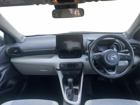 Toyota Yaris Excel White #6