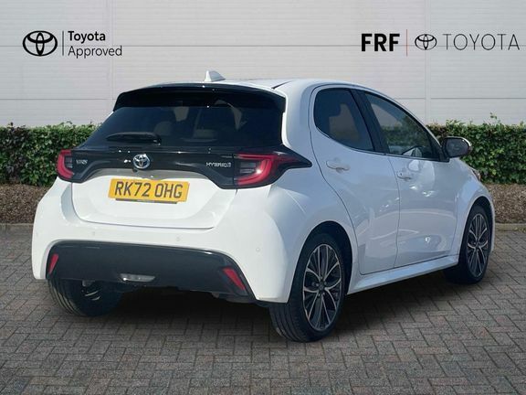 Toyota Yaris Excel White #2