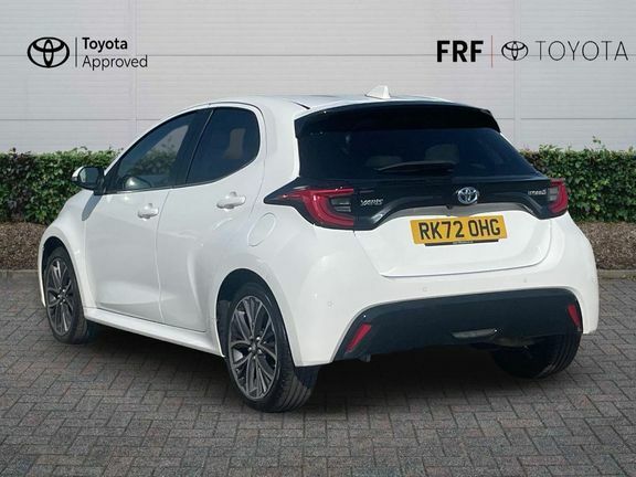 Toyota Yaris Excel White #4