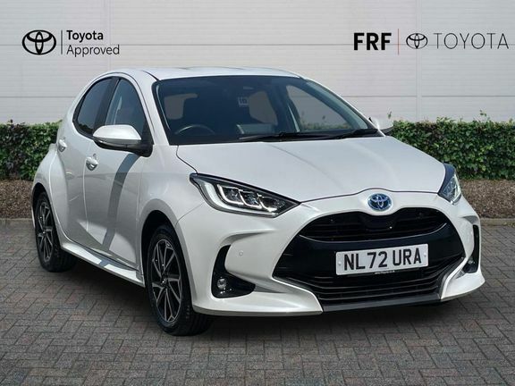 Toyota Yaris Design Hybrid, Parking Pac White