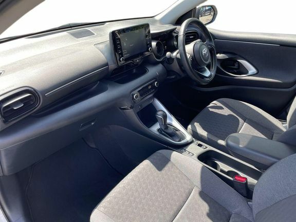 Toyota Yaris Design Hybrid, Parking Pac White #5