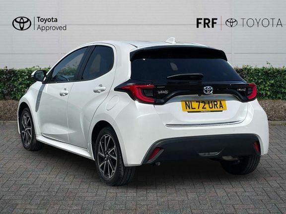 Toyota Yaris Design Hybrid, Parking Pac White #4