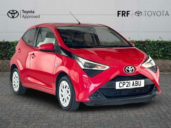 Toyota Aygo X X-play Tss Red