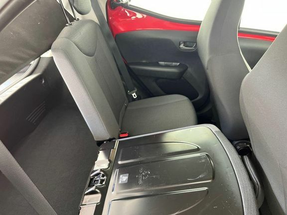 Toyota Aygo X X-play Red #18