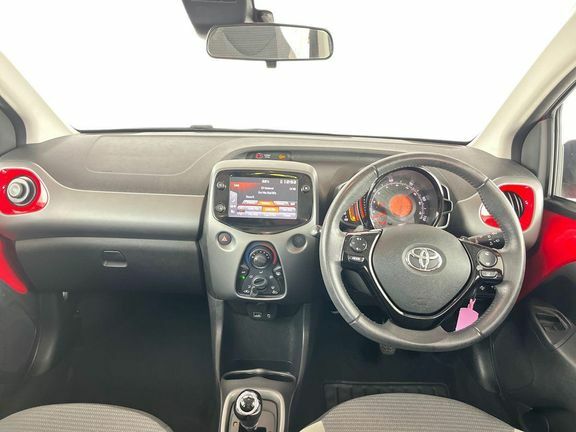 Toyota Aygo X X-play Tss Red #6