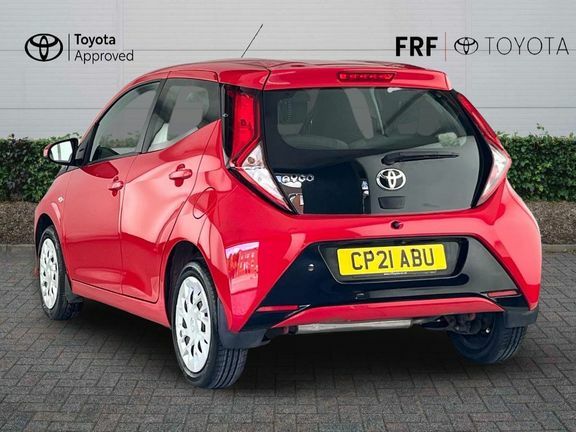 Toyota Aygo X X-play Tss Red #4