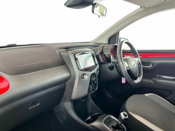 Toyota Aygo X X-play Tss Red #5