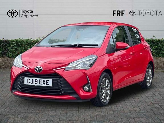 Toyota Yaris 1.5 Vvt-i Icon Euro 6 Red #3