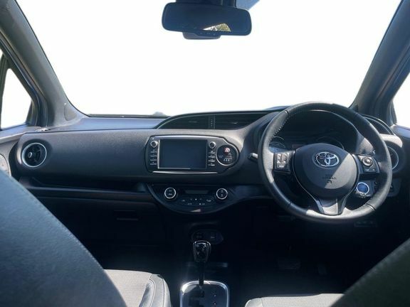 Toyota Yaris Excel 1.5 Hybrid DK68UMA Blue #6