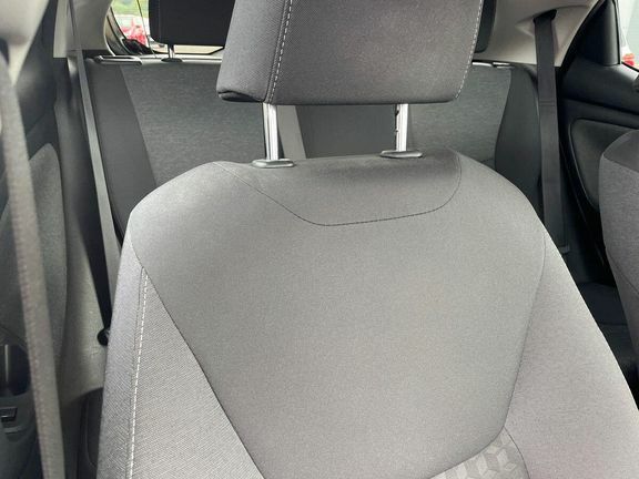 Toyota Yaris Icon  #17