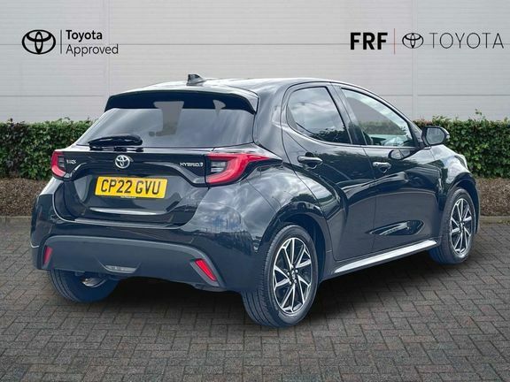 Toyota Yaris Icon  #2