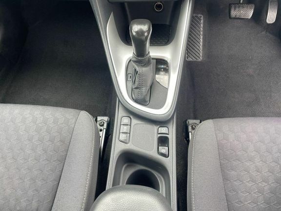 Toyota Yaris Icon  #30