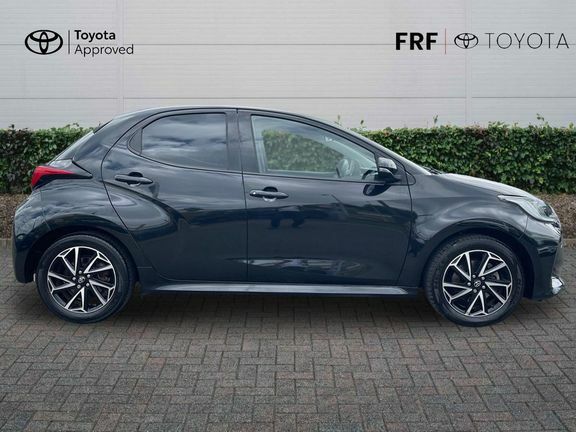 Toyota Yaris Icon  #23