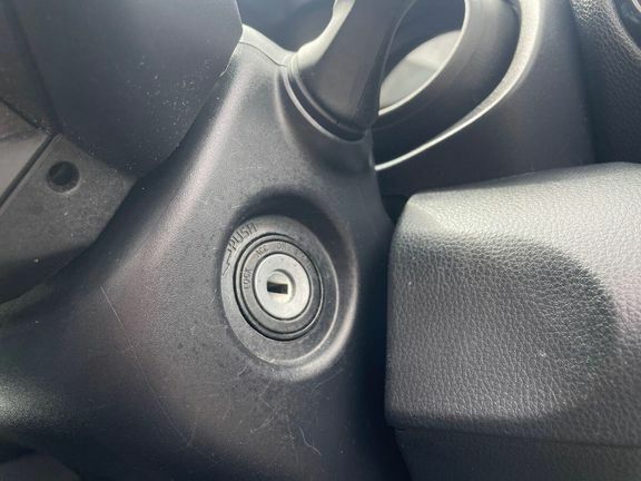 Toyota Yaris Icon  #16