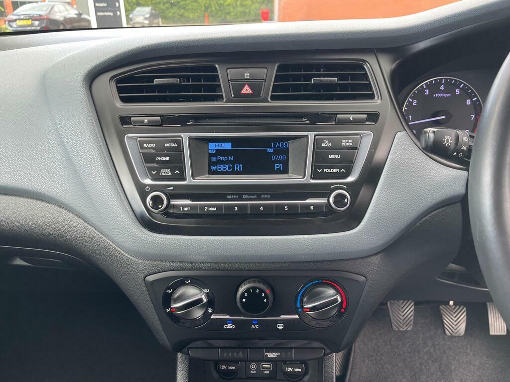 Hyundai I20 1.4 Se Hatchback Brown #35