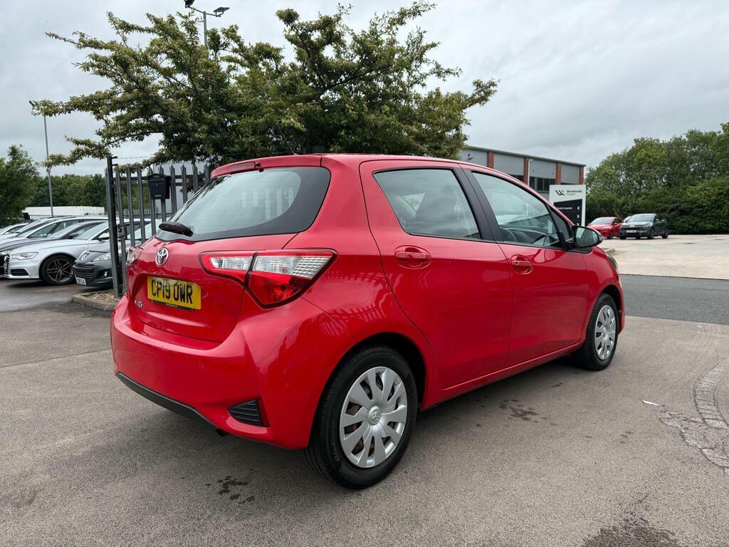 Toyota Yaris 1.0 Vvt-i Active Euro 6 CP19OWR Red #4