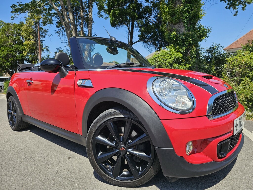 Mini Convertible 1.6 Cooper S Convertible 2015 HT15YZS Red #3