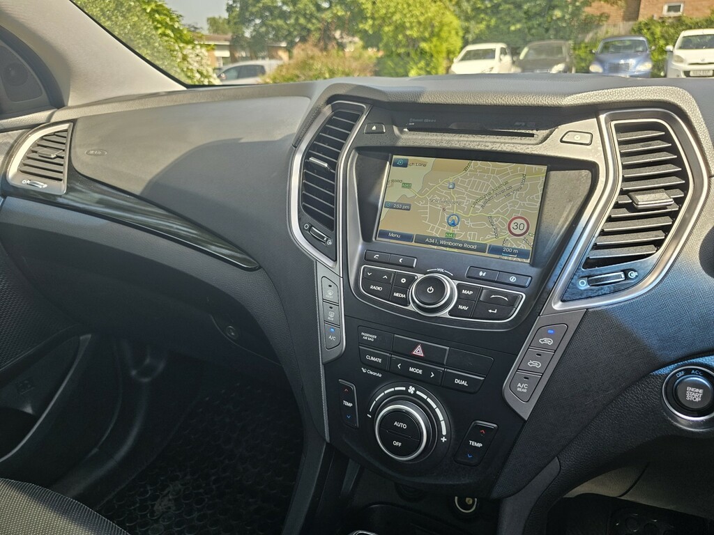 Hyundai Santa Fe  White #24