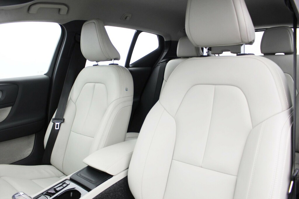 Volvo XC40 2.0 B4p Mild Hybrid Inscription Pro Black #6