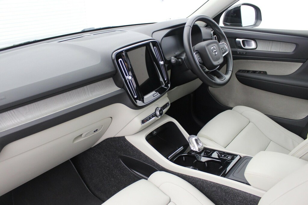 Volvo XC40 2.0 B4p Mild Hybrid Inscription Pro Black #5