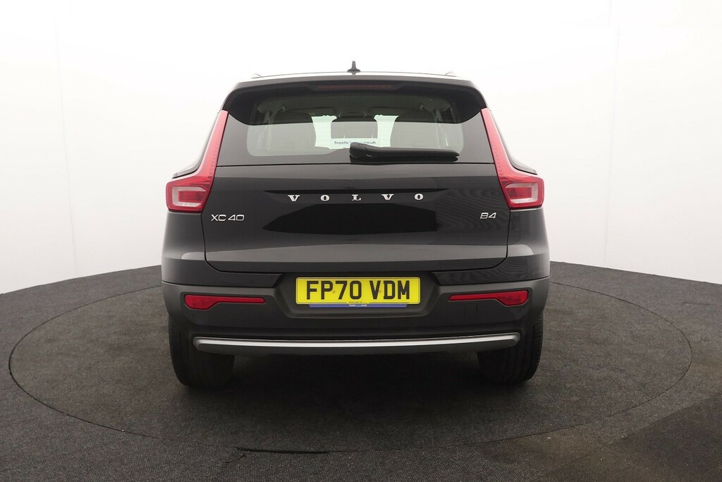 Volvo XC40 2.0 B4p Mild Hybrid Inscription Pro Black #4