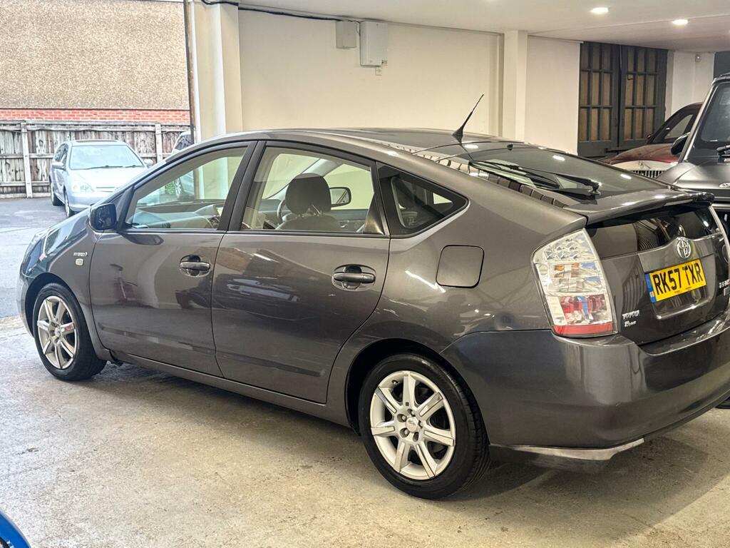 Toyota Prius T Spirit Grey #5