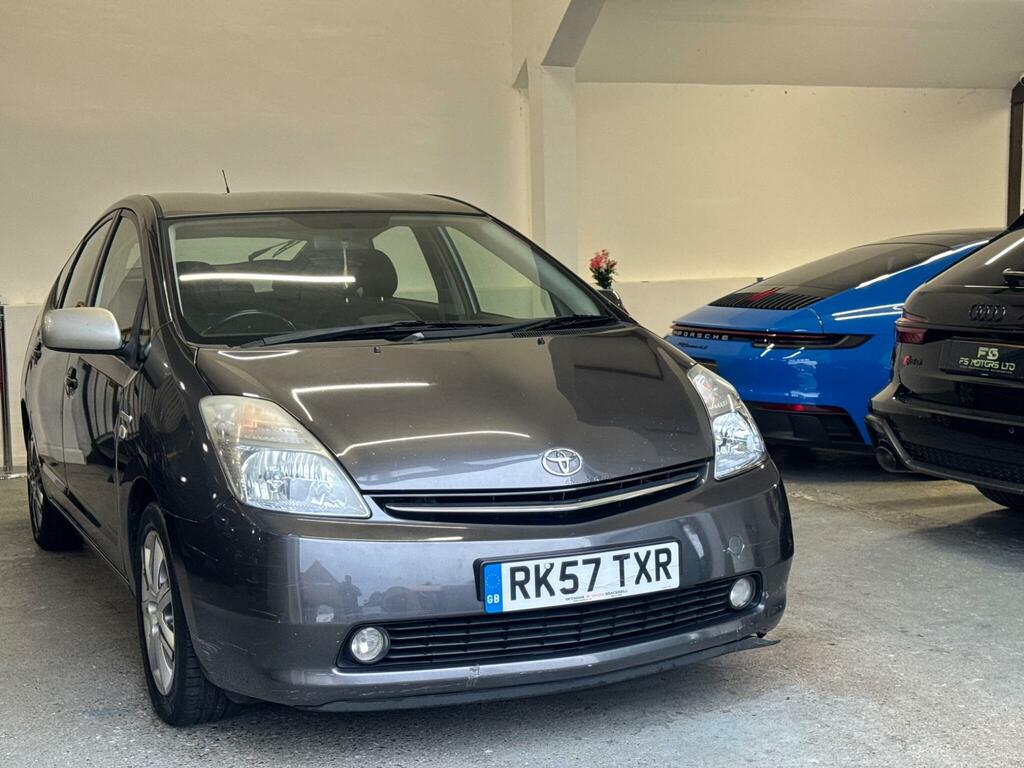 Toyota Prius T Spirit Grey #4