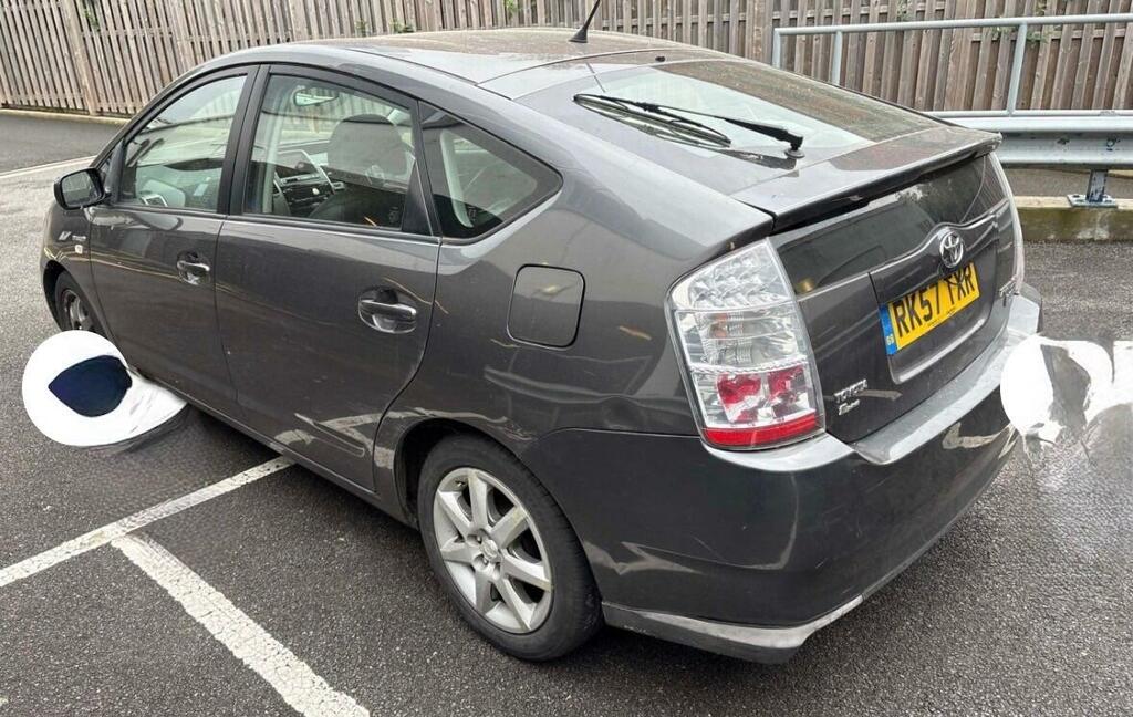 Toyota Prius T Spirit Grey