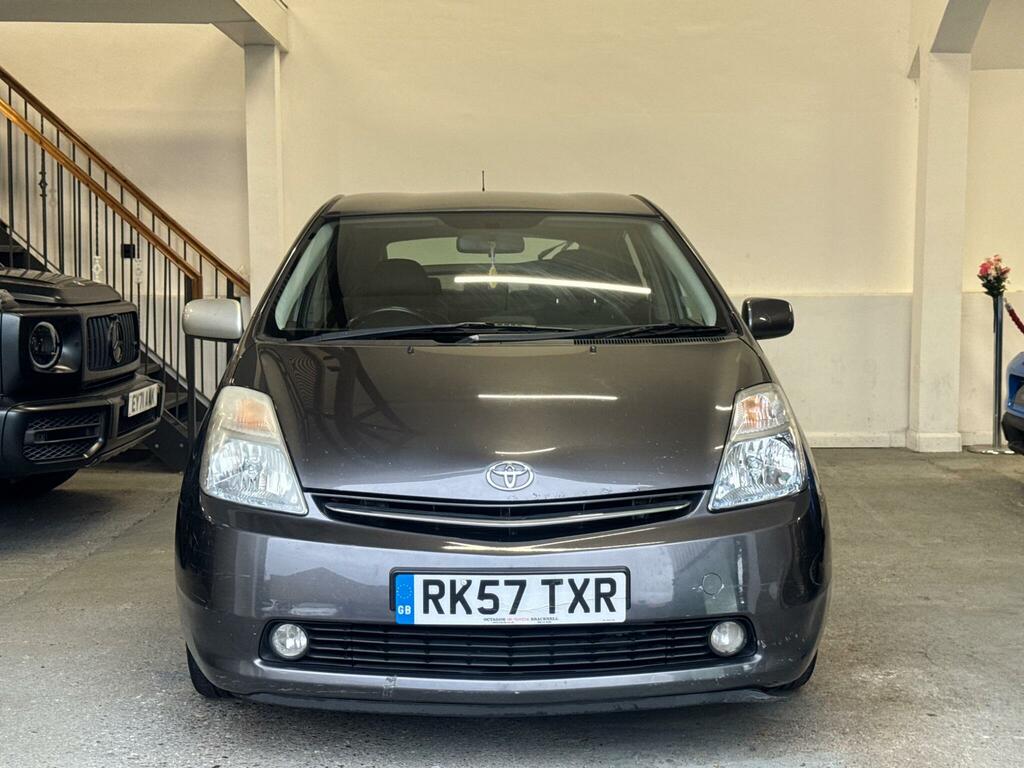 Toyota Prius T Spirit Grey #2