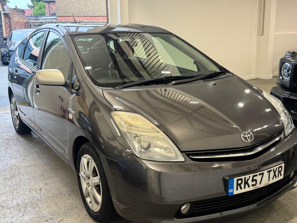 Toyota Prius T Spirit Grey #3