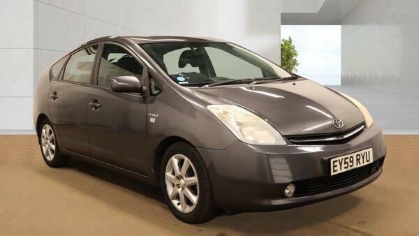 Toyota Prius T Spirit Grey