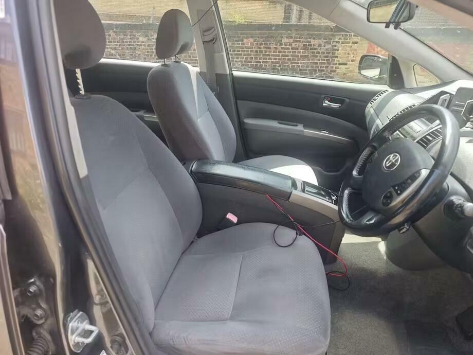 Toyota Prius T Spirit Grey #5