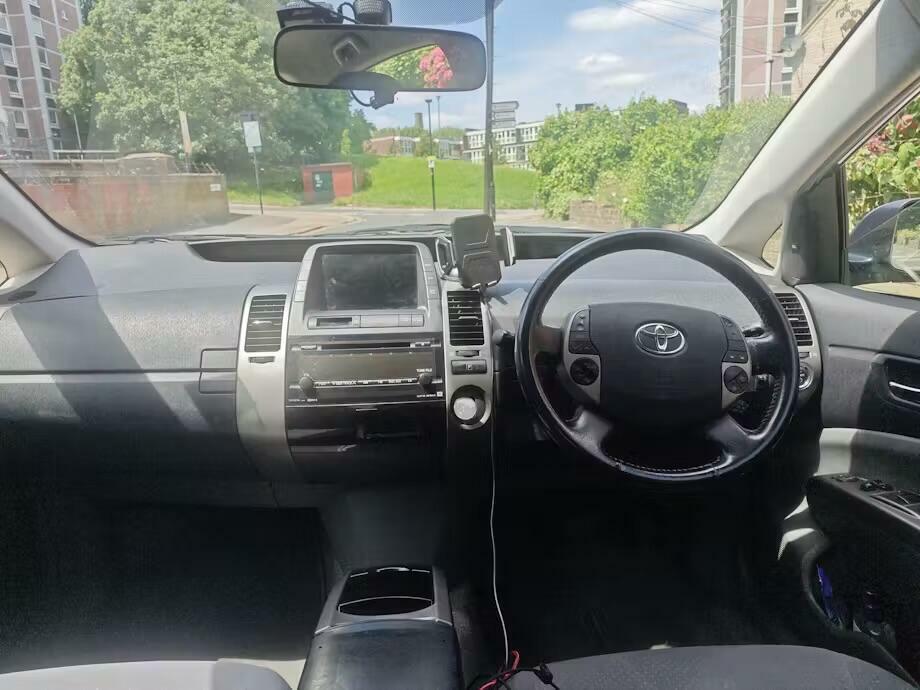 Toyota Prius 1.5 T Black #7