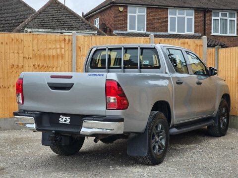 Toyota HILUX 2017 17 2.4 Silver #6