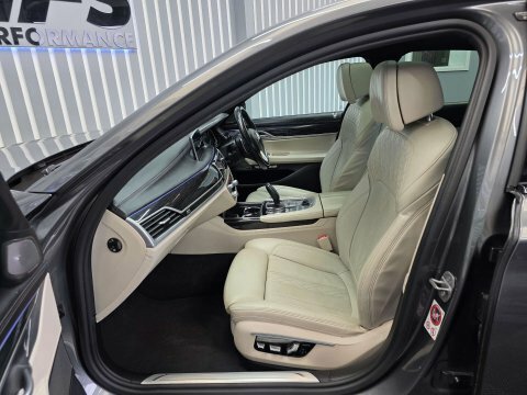 BMW 7 Series Automatic Black #22