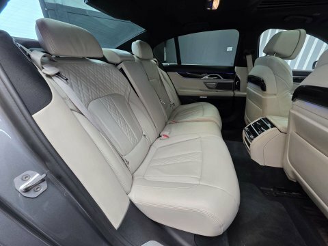 BMW 7 Series Automatic Black #19