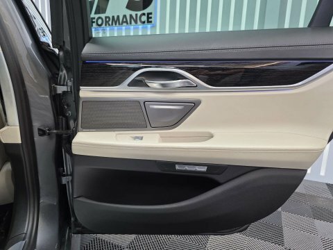 BMW 7 Series Automatic Black #41