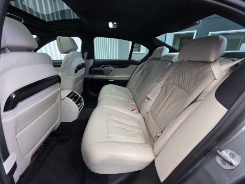 BMW 7 Series Automatic Black #23