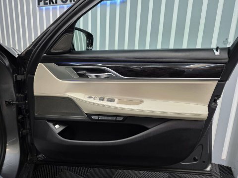 BMW 7 Series Automatic Black #43