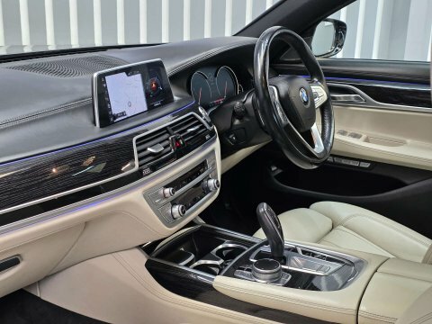 BMW 7 Series Automatic Black #21
