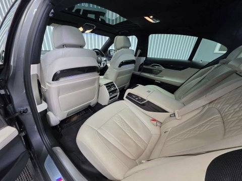 BMW 7 Series Automatic Black #25