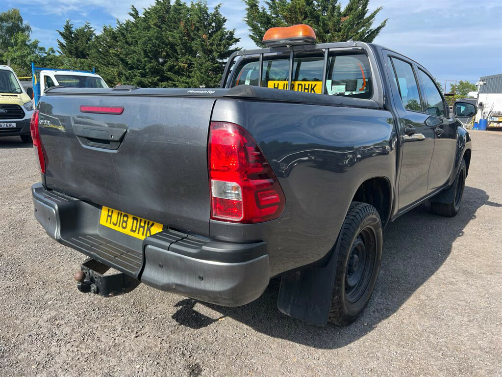 Toyota HILUX Active D Cab Pick Up 2.4 D-4d Pick Up Manua Grey #2