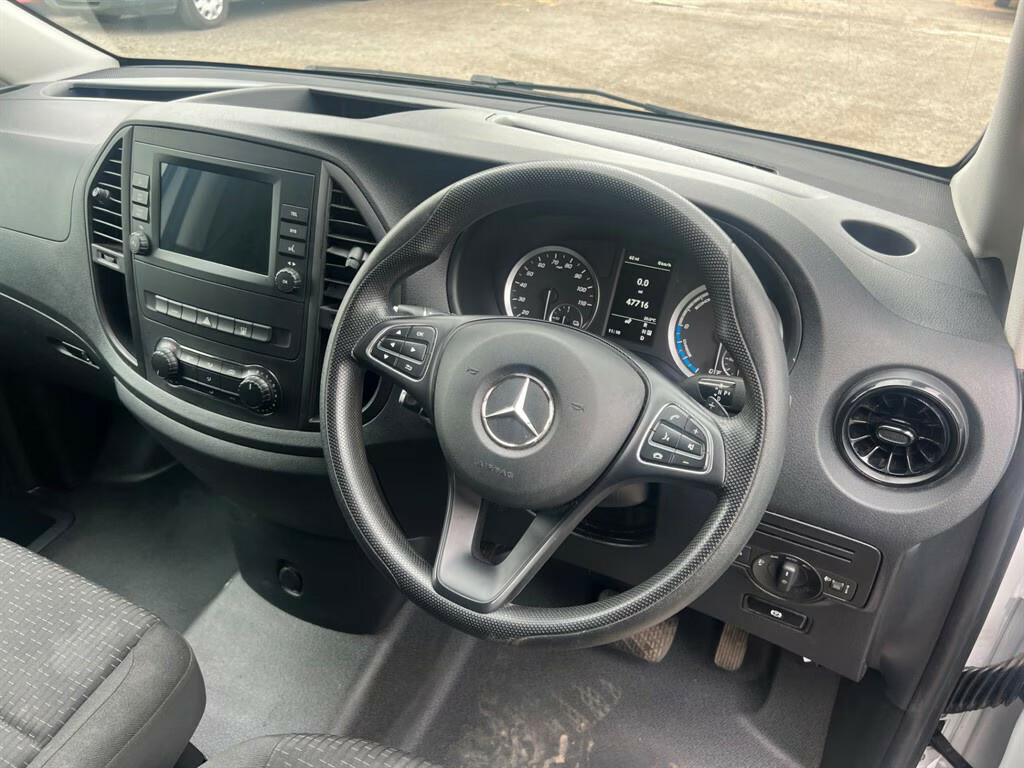 Mercedes-Benz eVito Evito Progressive L2 Grey #9